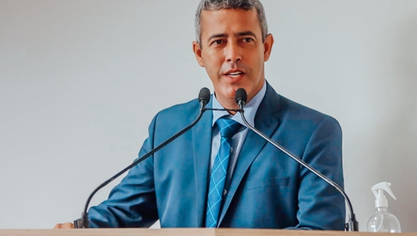 Ismael quer segurança armada em escolas e postos de saúde da capital